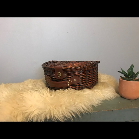 Vintage basket Purse - Picture 4 of 8